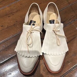 Kenneth Cole Women's Cream Fringe Loafers 7